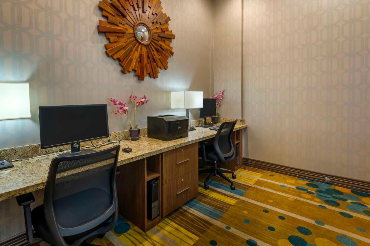 Best Western Plus Miami Executive Airport Hotel And Suites Country Walk Exterior photo