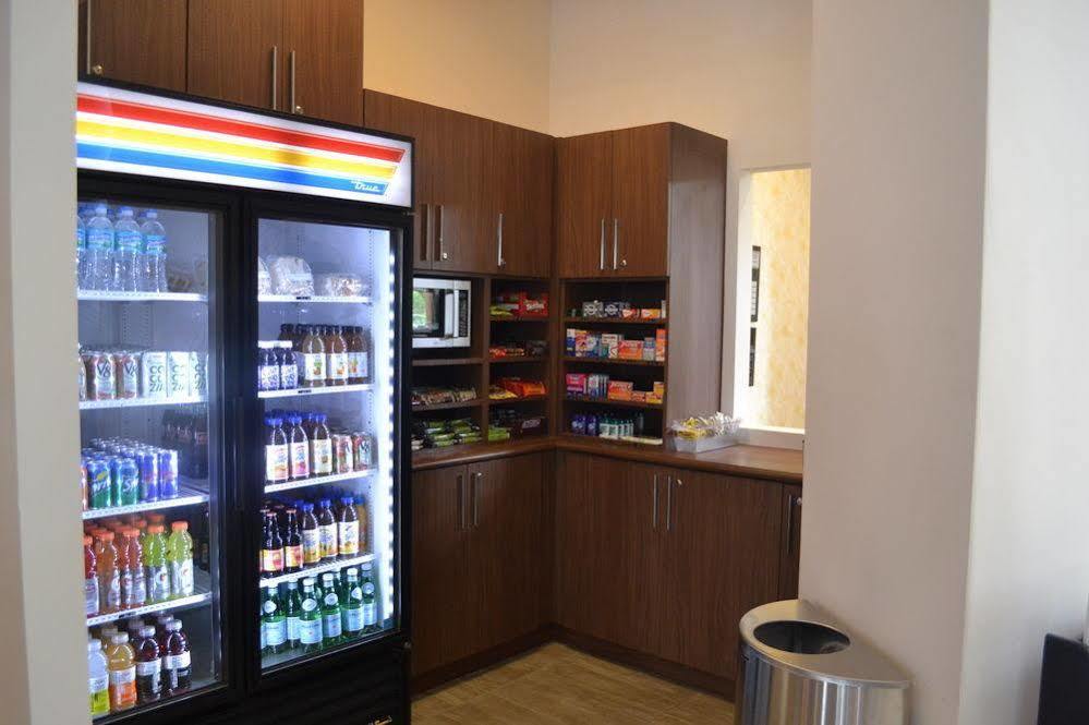 Best Western Plus Miami Executive Airport Hotel And Suites Country Walk Exterior photo